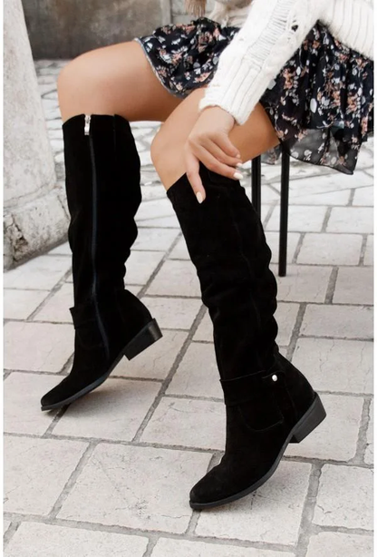 Botas de Invierno para Mujeres de Valeria – Cómodas Botas Altas con Punta y Cierre de Cremallera – Perfectas para el Otoño y Regalos Navideños!